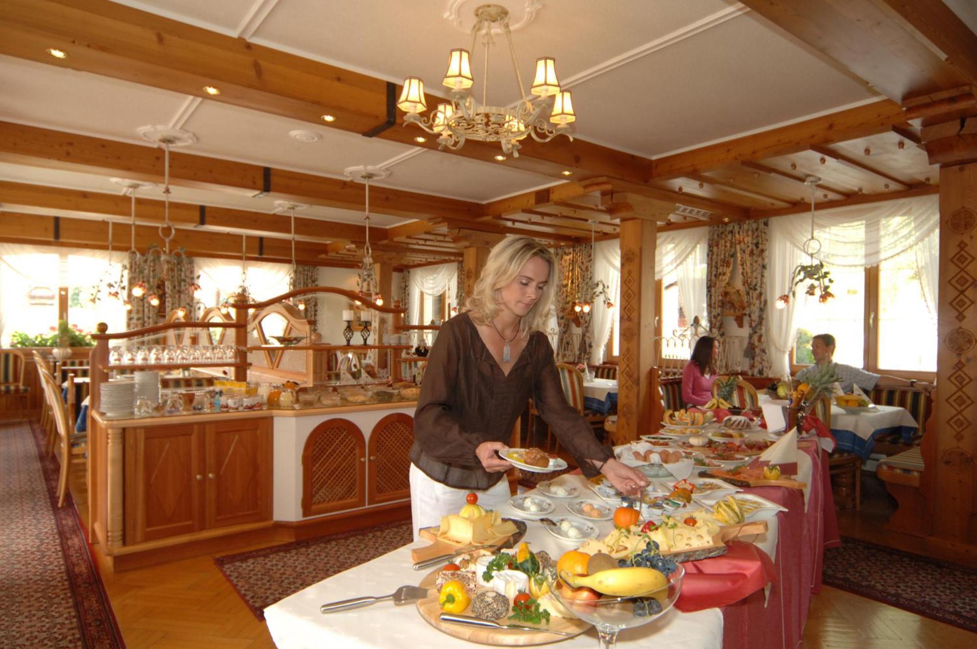 Hotel Neuwirt Рамзау ам Дахщайн Екстериор снимка